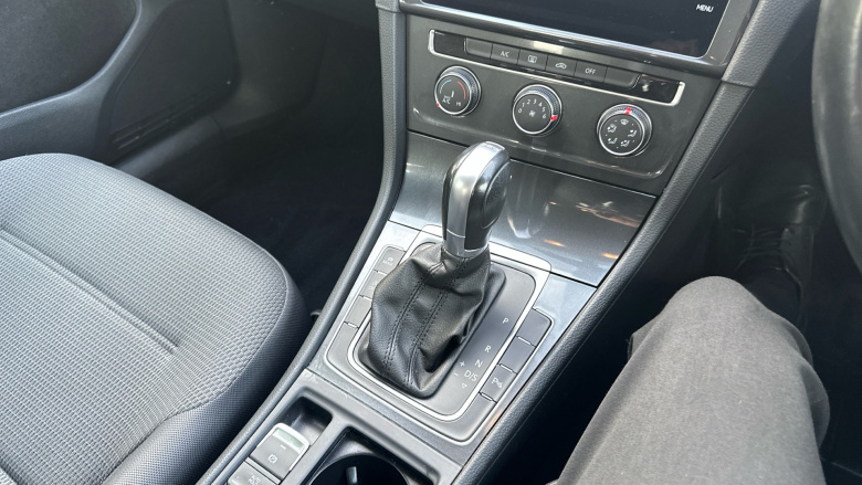 Volkswagen Golf 1.5 TSI EVO SE [Nav] 5dr DSG Petrol Hatchback